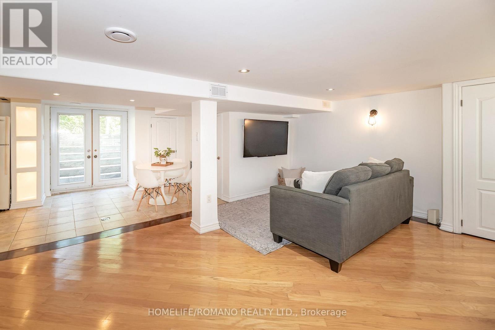 45 Riverview Heights, Toronto, Ontario  M9P 2N3 - Photo 18 - W13818474