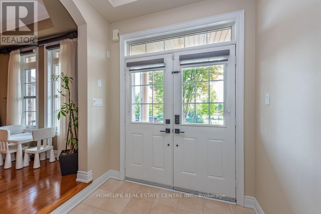 26 Imperial Lakes Drive, Brampton, Ontario L6P 2V3 - Photo 5 - W13818560