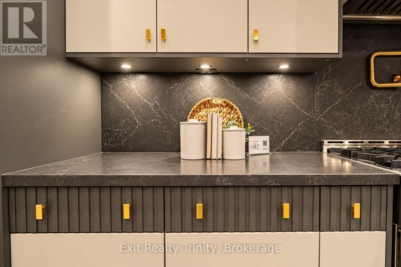 152 Sheldon Avenue, Toronto, Ontario  M8W 4L6 - Photo 10 - W13818670