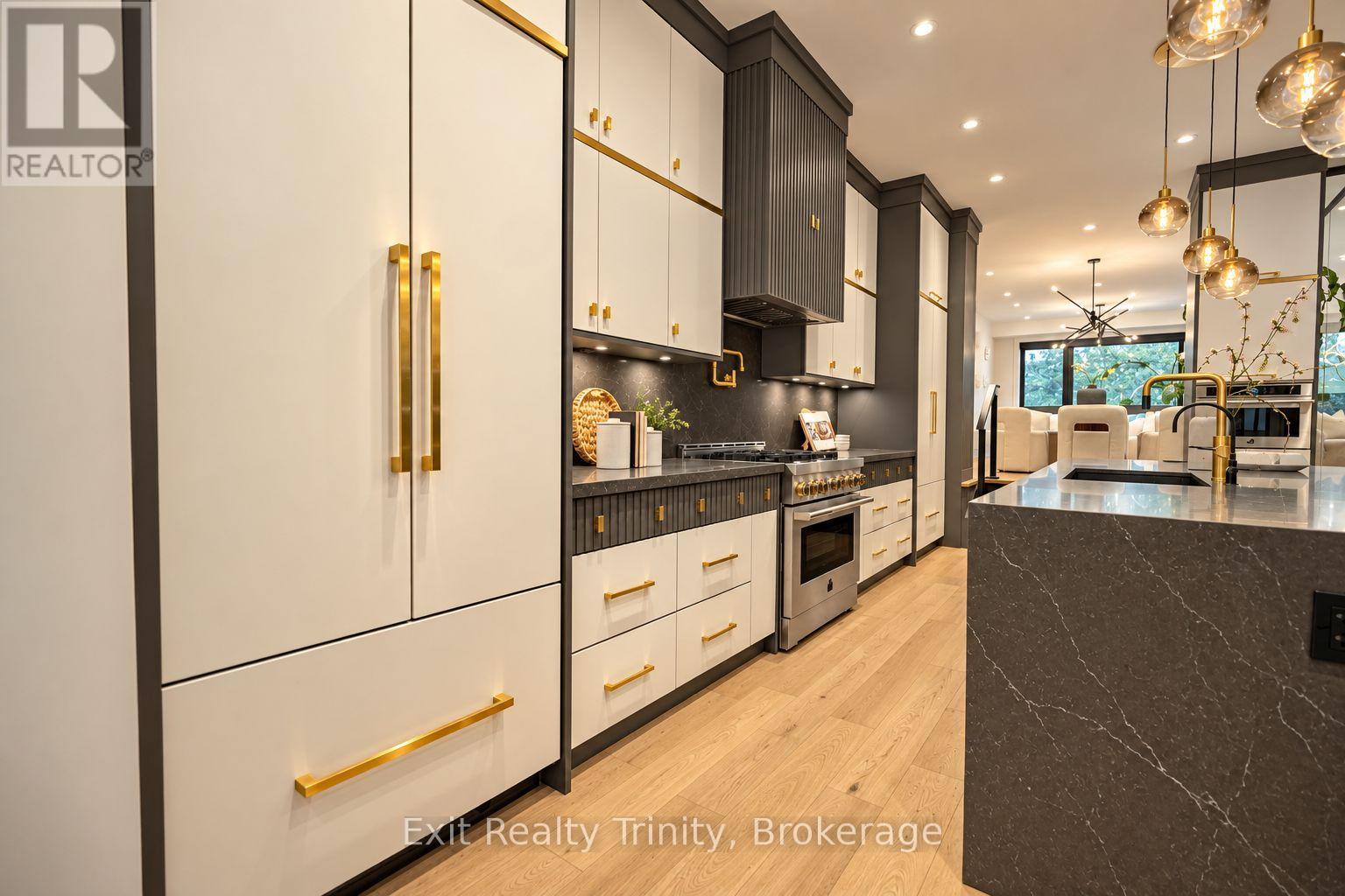 152 Sheldon Avenue, Toronto, Ontario  M8W 4L6 - Photo 11 - W13818670