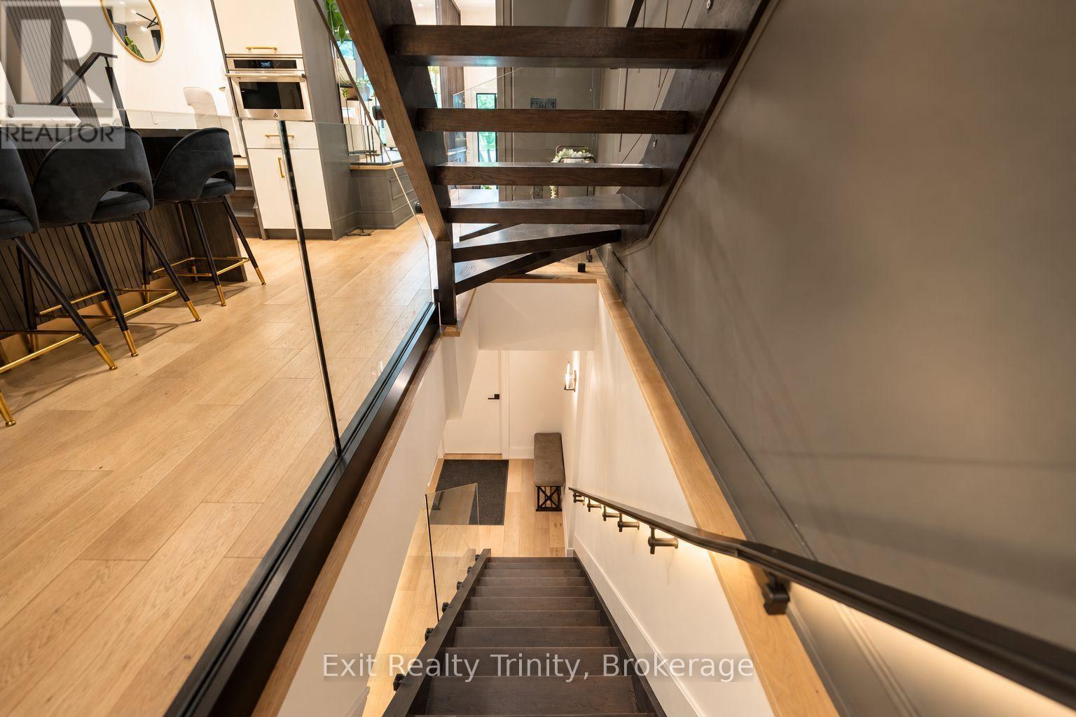 152 Sheldon Avenue, Toronto, Ontario  M8W 4L6 - Photo 38 - W13818670