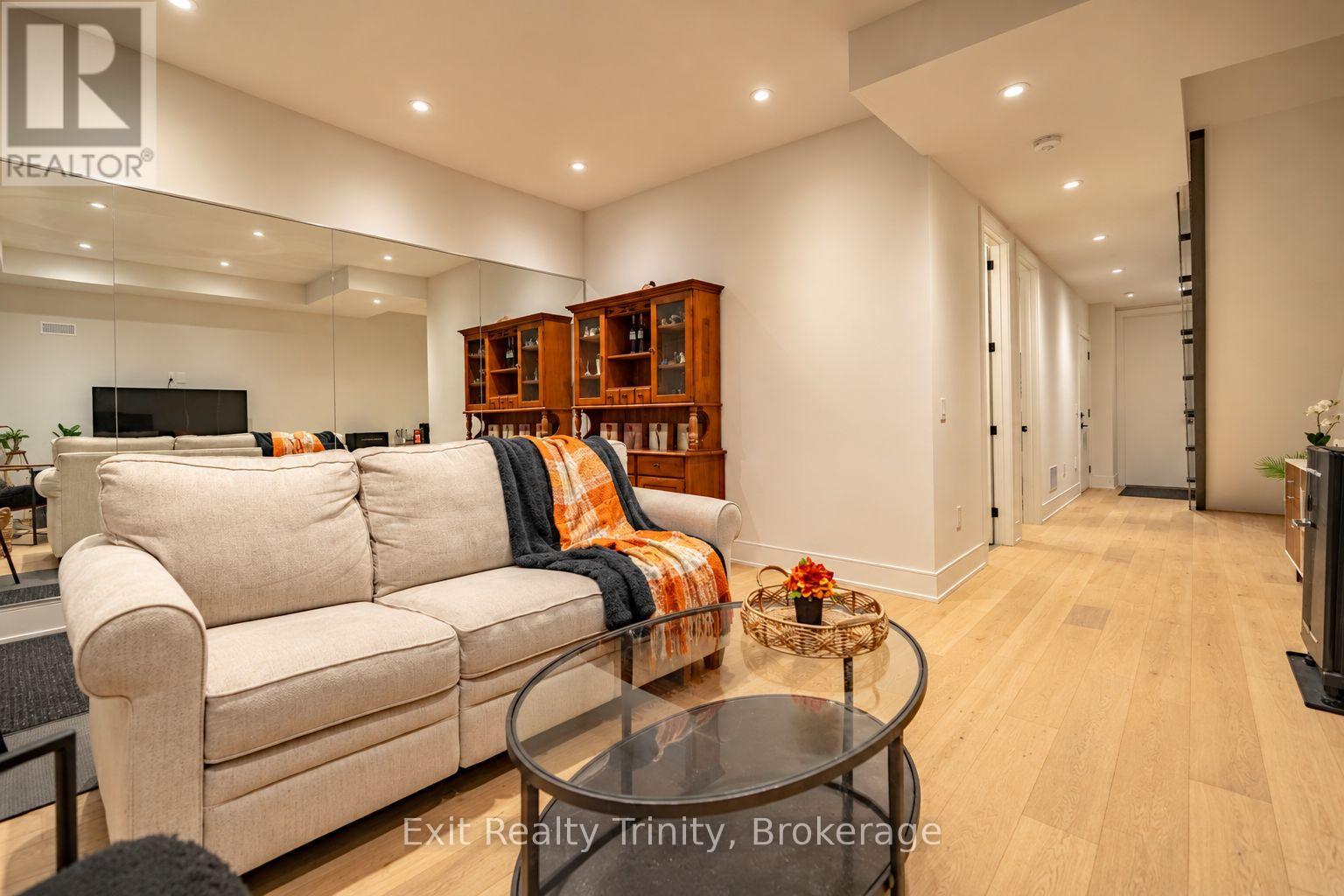 152 Sheldon Avenue, Toronto, Ontario  M8W 4L6 - Photo 43 - W13818670