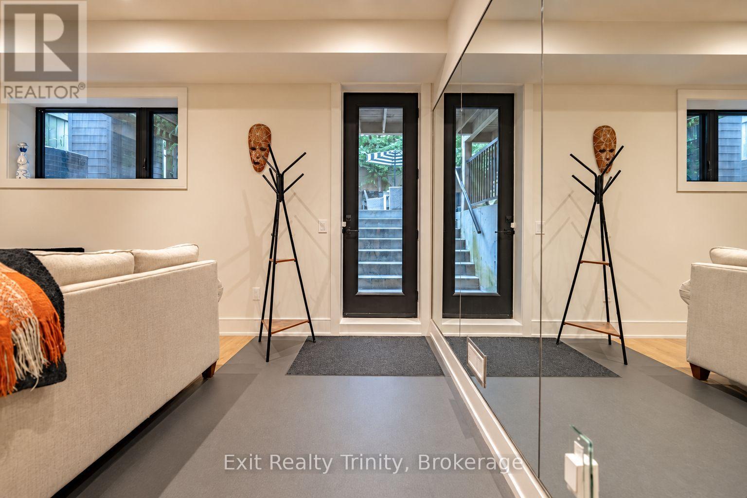 152 Sheldon Avenue, Toronto, Ontario  M8W 4L6 - Photo 44 - W13818670
