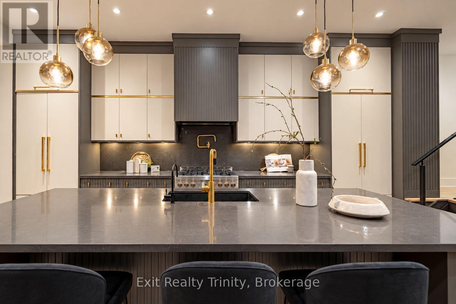 152 Sheldon Avenue, Toronto, Ontario  M8W 4L6 - Photo 9 - W13818670
