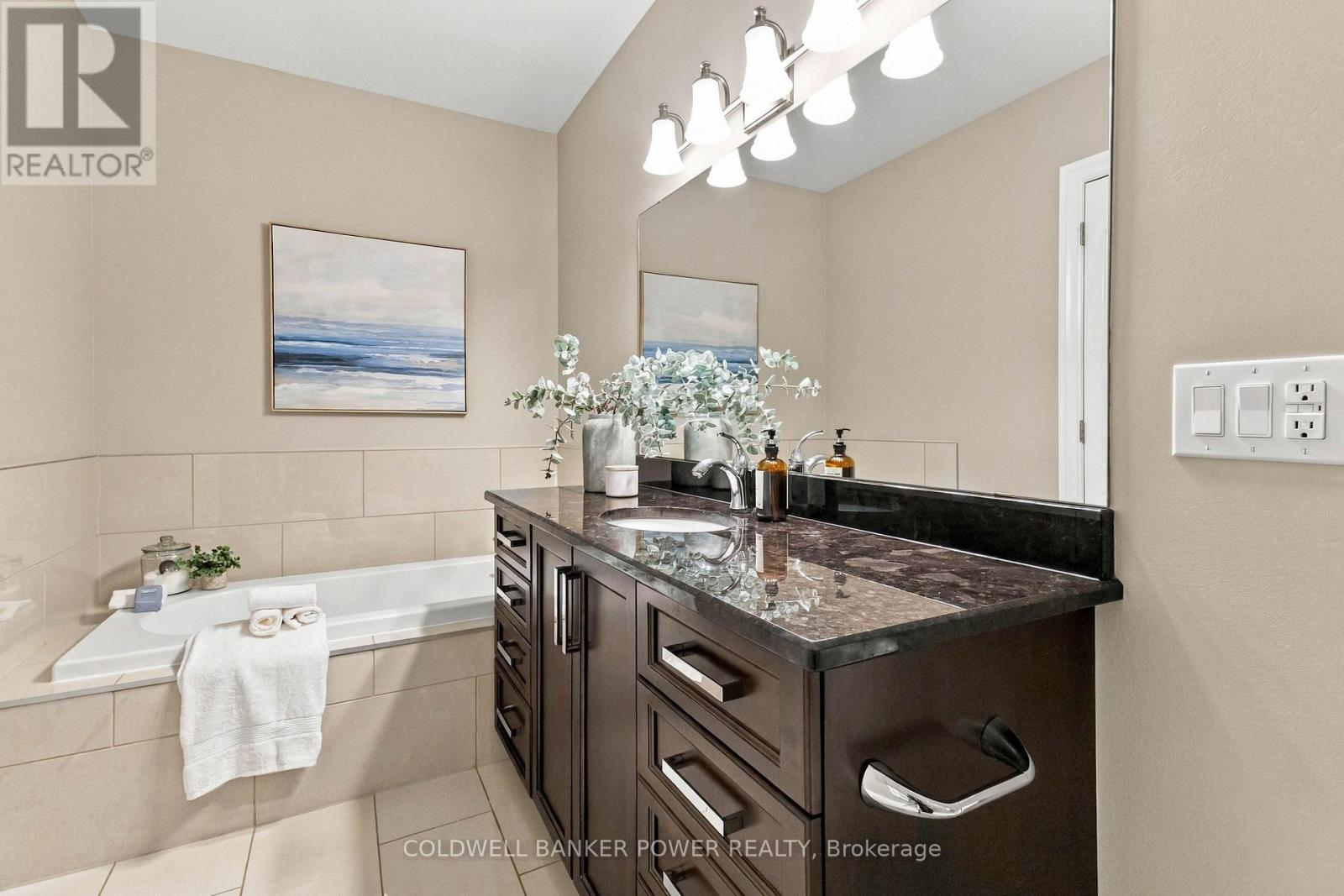 1305 - 240 Villagewalk Boulevard, London North, Ontario  N6G 0P6 - Photo 26 - X13818576