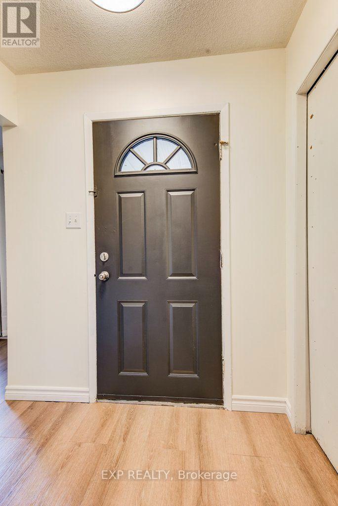 143 Sunrise Place, Kitchener, Ontario  N2B 3S8 - Photo 5 - X13818488