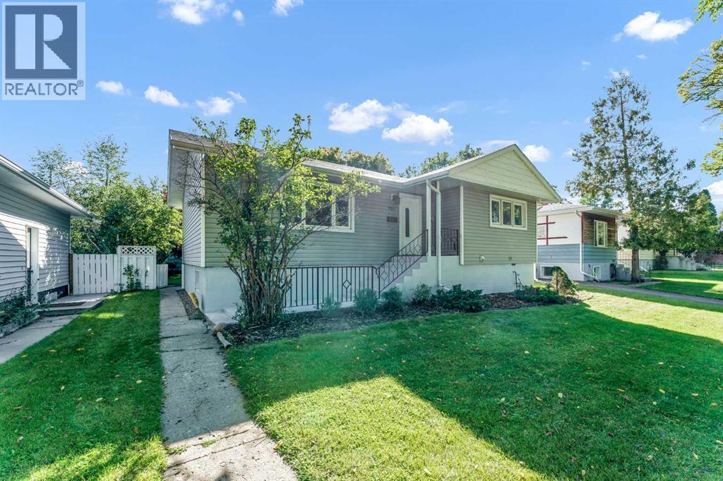 337 8 Street SW, Medicine Hat, Alberta T1A 4L8 - Photo 3 - A2346973
