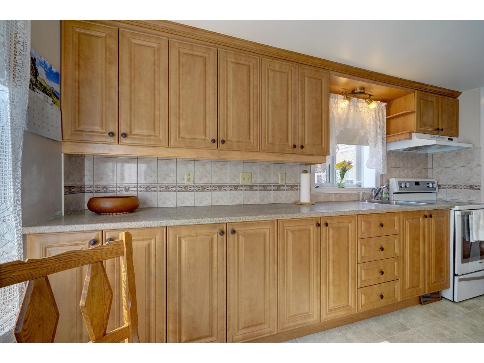 524 Rue Longtin La Prairie Quebec Canada J5R2W5 5