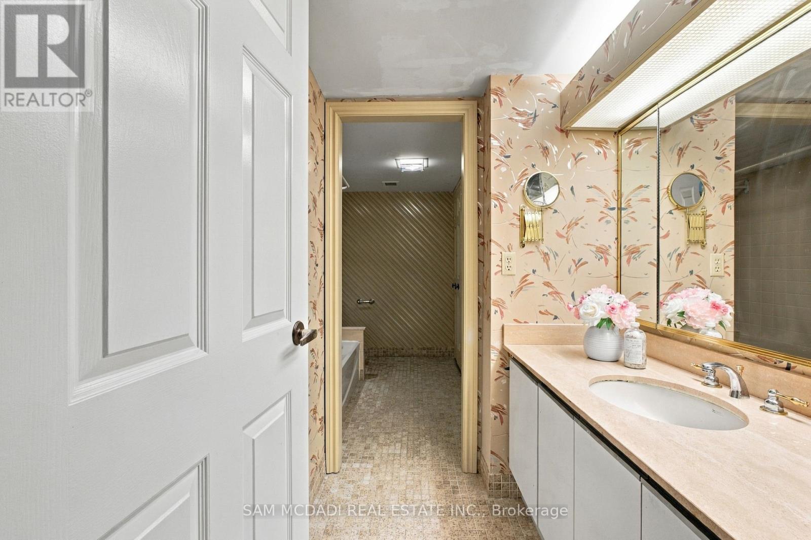 2009 - 2000 Islington Avenue, Toronto, Ontario  M9P 3S7 - Photo 24 - W13803828