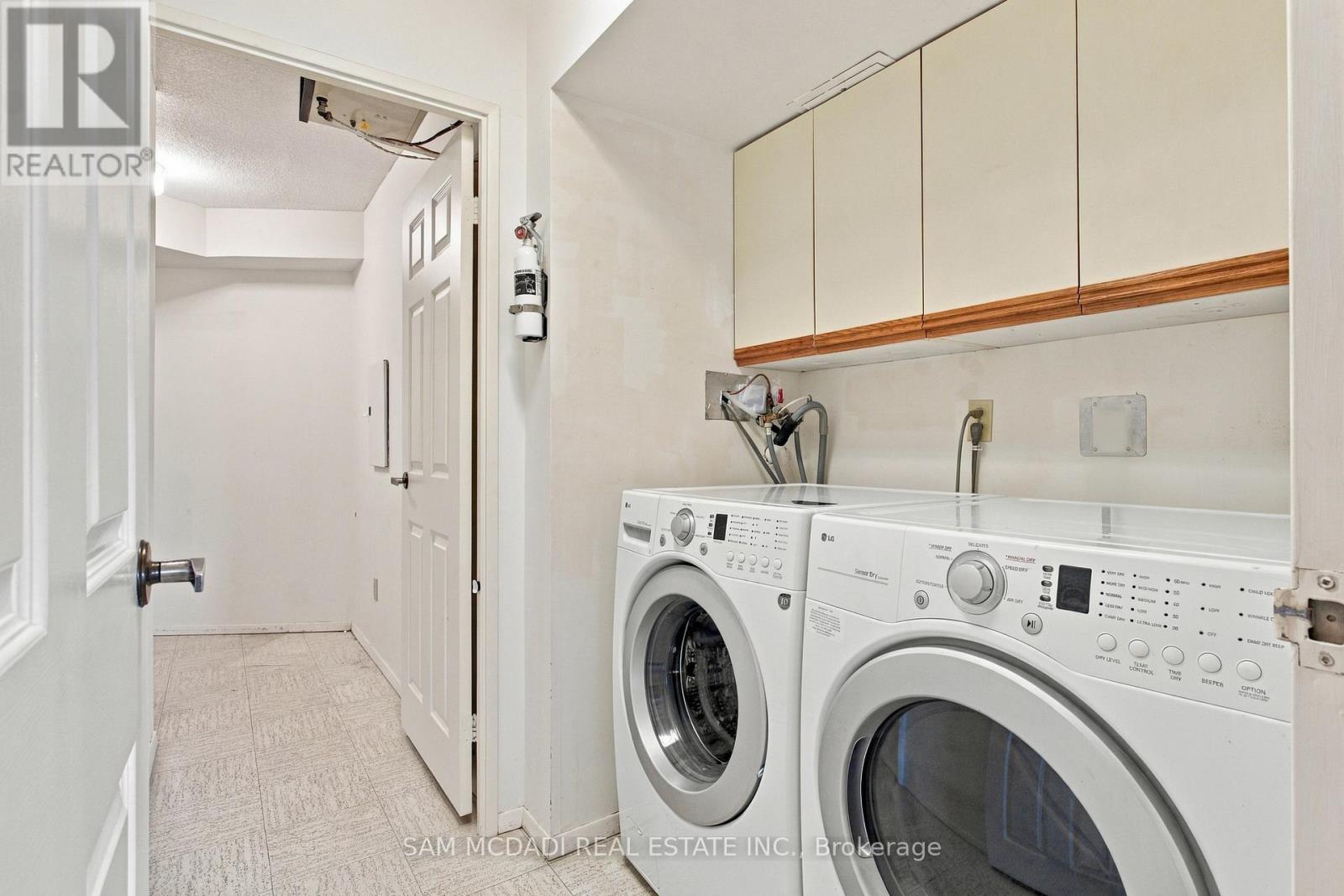 2009 - 2000 Islington Avenue, Toronto, Ontario  M9P 3S7 - Photo 26 - W13803828