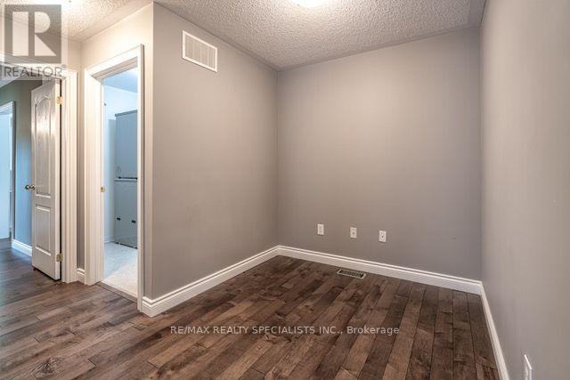 3222 Sharp Road, Burlington, Ontario  L7M 0H5 - Photo 20 - W13817742