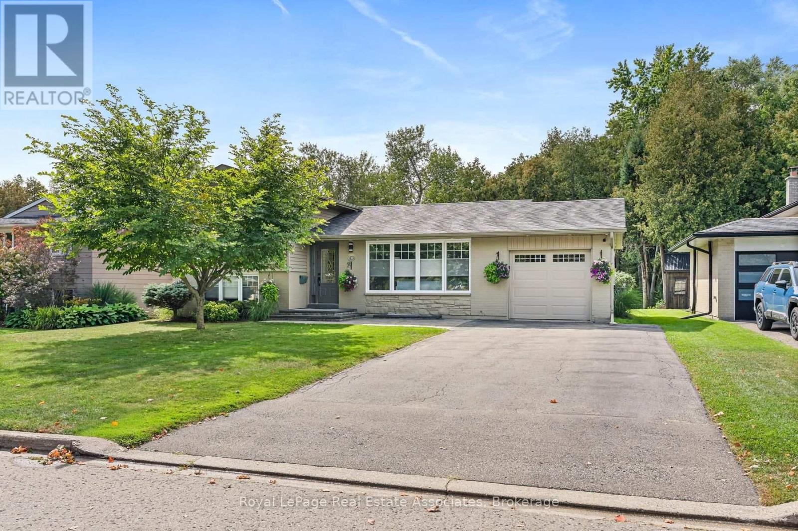 132 Elmore Drive, Halton Hills, Ontario  L7J 1T2 - Photo 3 - W13818338