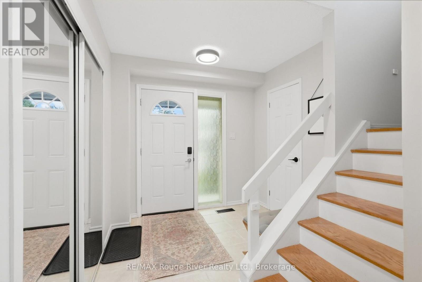 313 Lupin Drive, Whitby, Ontario  L1N 1Y5 - Photo 2 - E13818814