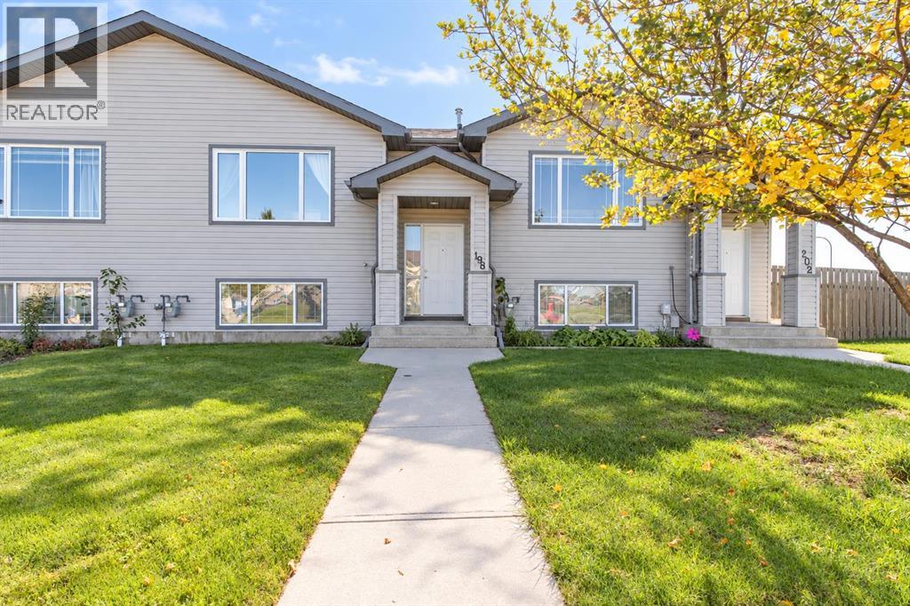 198 Blackfoot Boulevard W, Lethbridge, Alberta  T1K 7Z2 - Photo 1 - A2339665