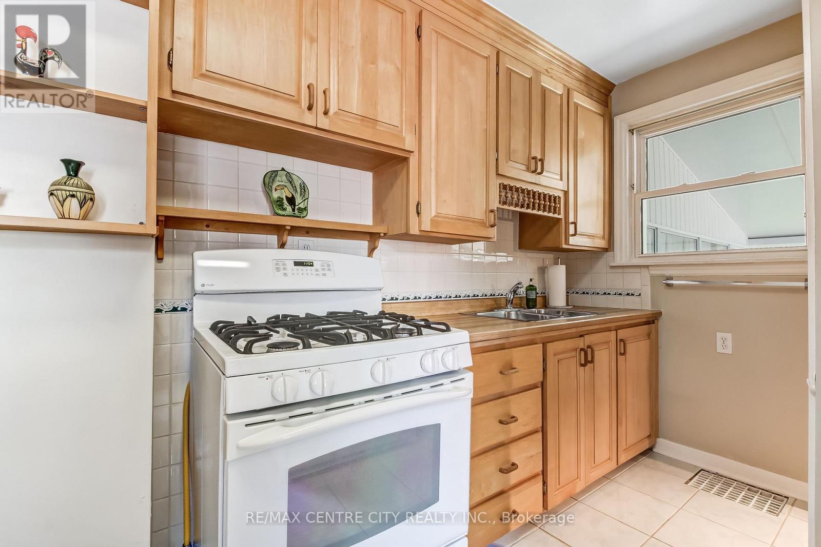 51 Stevenson Avenue, London East, Ontario  N5W 1Y4 - Photo 8 - X13818904