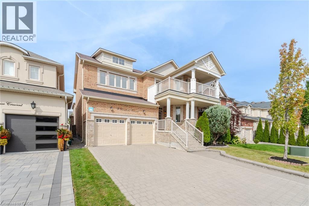 8 FARMHOUSE Crescent, Richmond Hill, Ontario