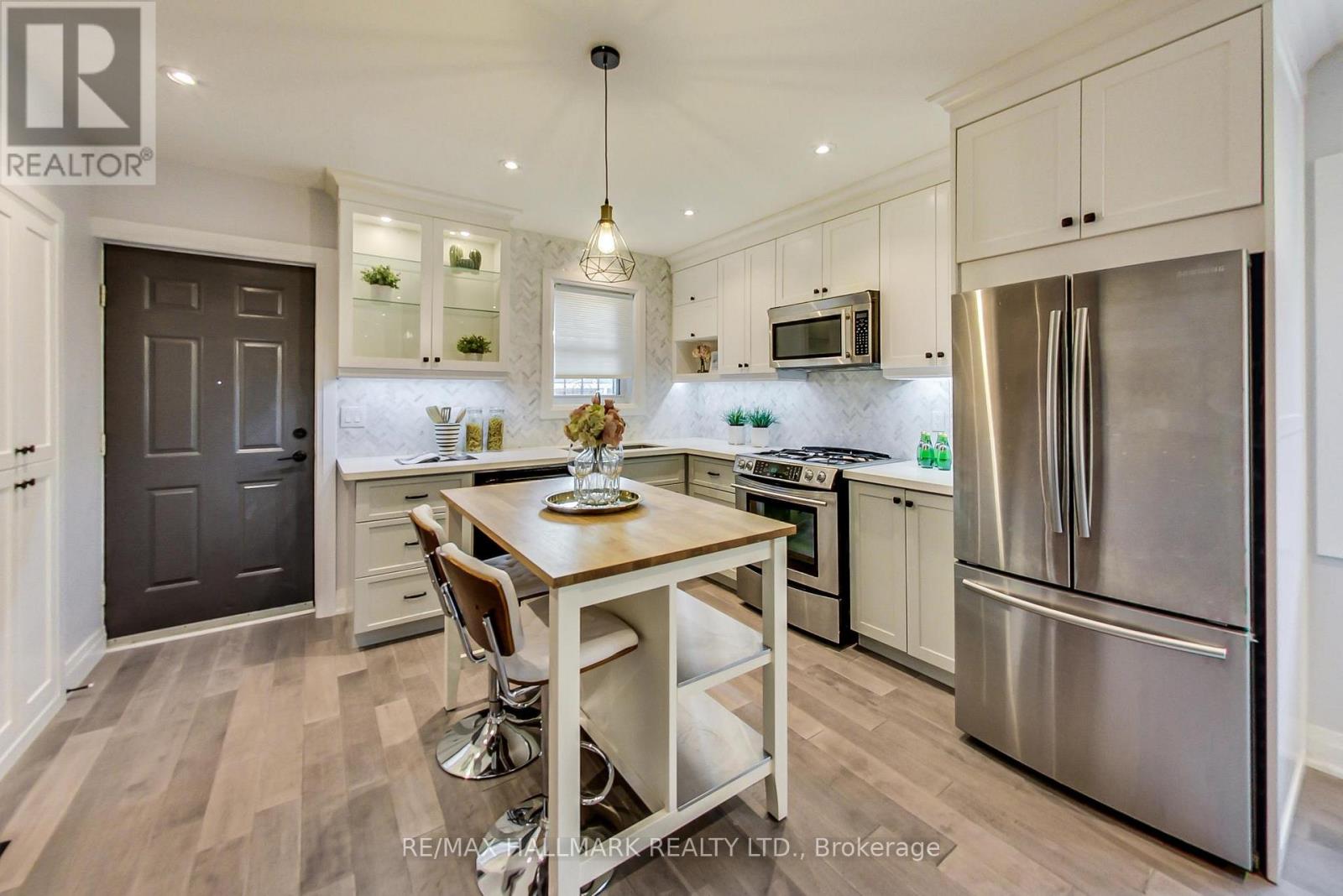 633 Glenholme Avenue, Toronto, Ontario  M6E 3G8 - Photo 13 - C13818786