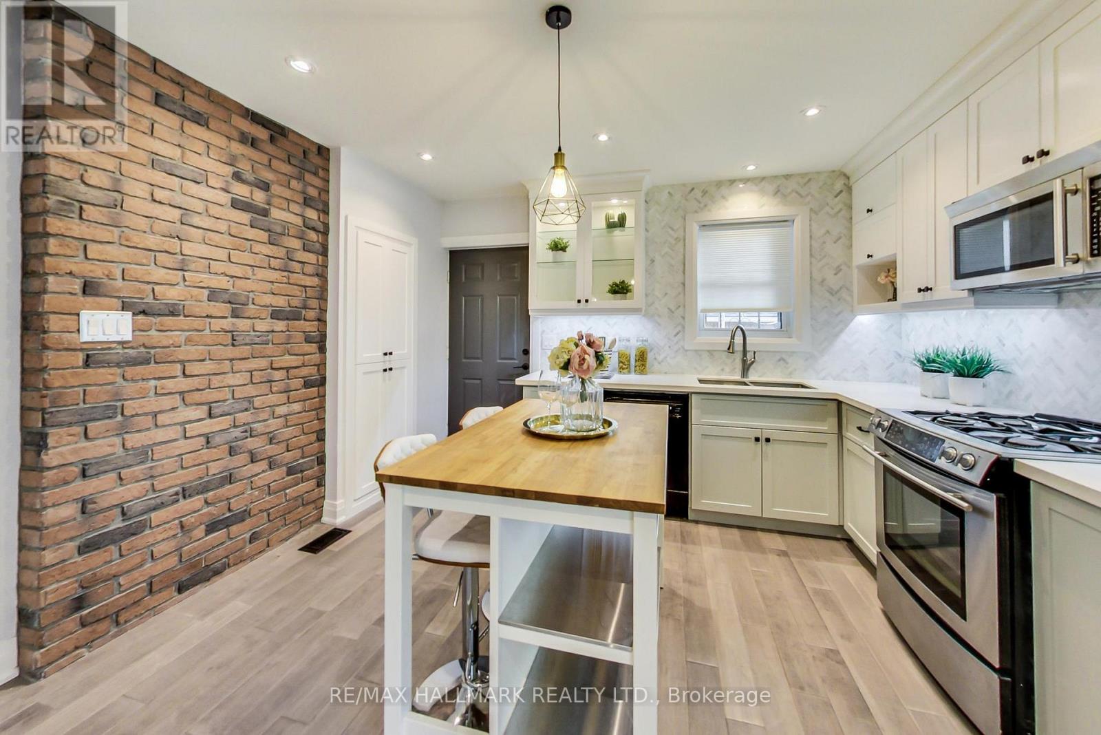 633 Glenholme Avenue, Toronto, Ontario  M6E 3G8 - Photo 14 - C13818786