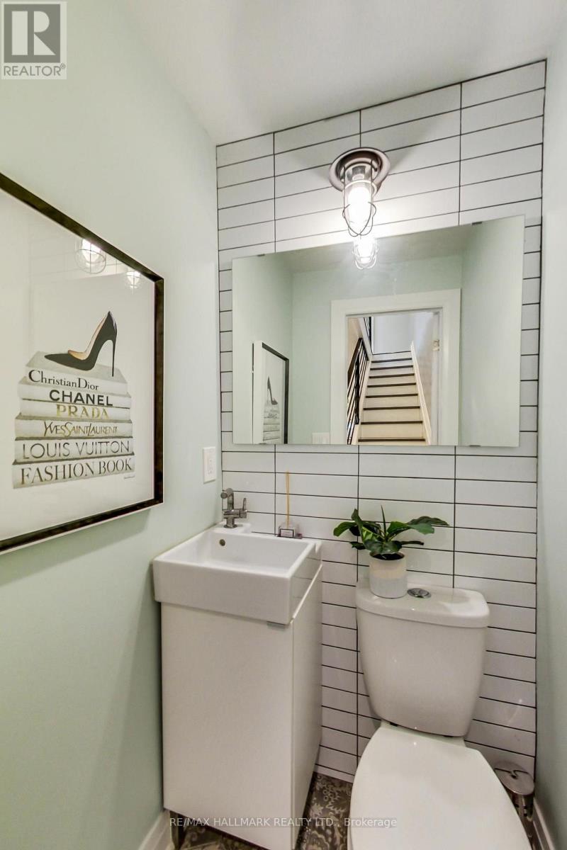 633 Glenholme Avenue, Toronto, Ontario  M6E 3G8 - Photo 17 - C13818786