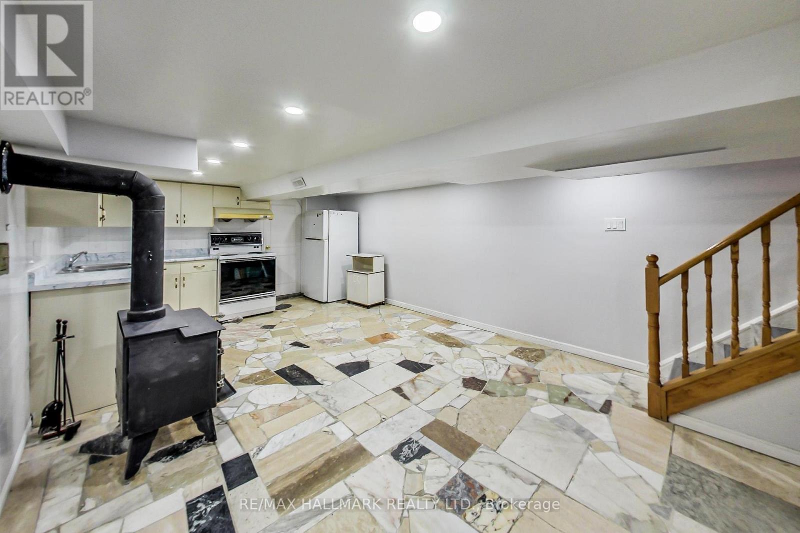 633 Glenholme Avenue, Toronto, Ontario  M6E 3G8 - Photo 32 - C13818786
