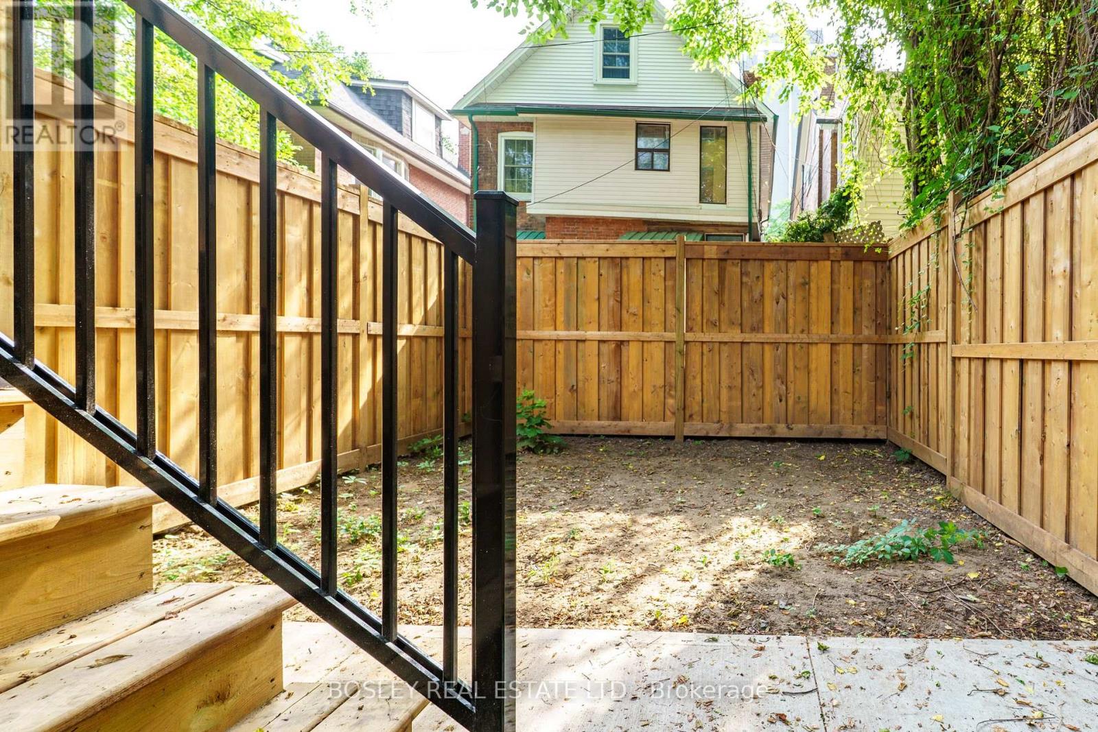 Upper - 325 Brunswick Avenue, Toronto, Ontario  M5R 2Z1 - Photo 35 - C13818806