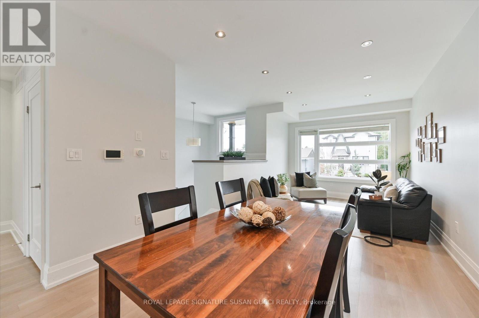 69 Holmstead Avenue, Toronto, Ontario  M4B 1T3 - Photo 10 - E13818852