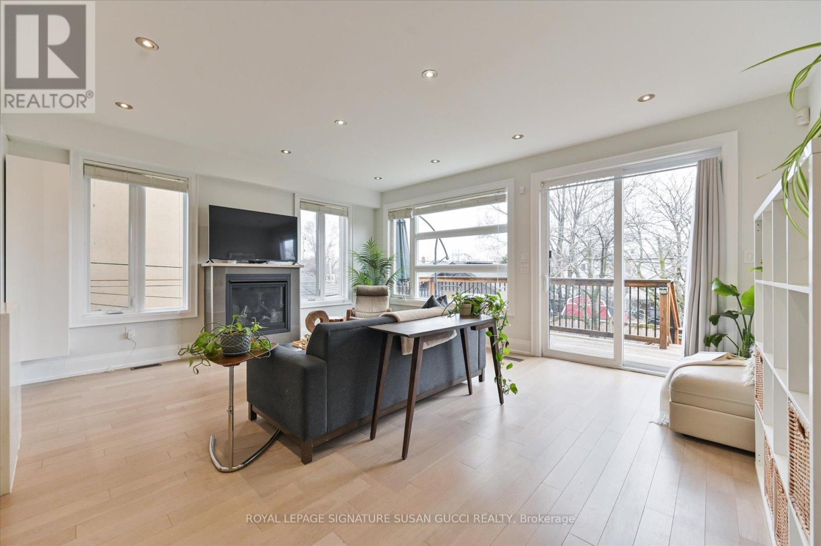 69 Holmstead Avenue, Toronto, Ontario  M4B 1T3 - Photo 18 - E13818852