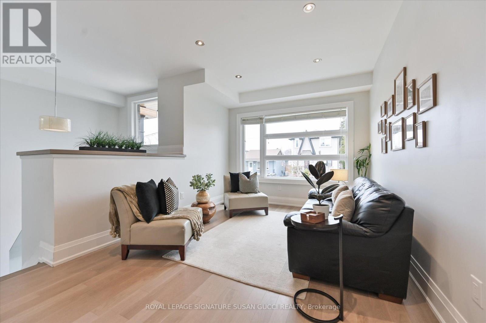 69 Holmstead Avenue, Toronto, Ontario  M4B 1T3 - Photo 8 - E13818852