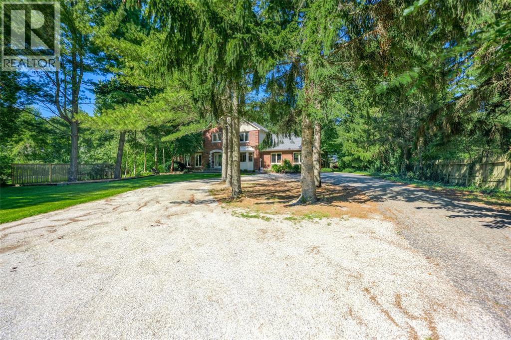 3170 Egremont Road, Plympton-Wyoming, Ontario  N0N 1E0 - Photo 4 - 26023063
