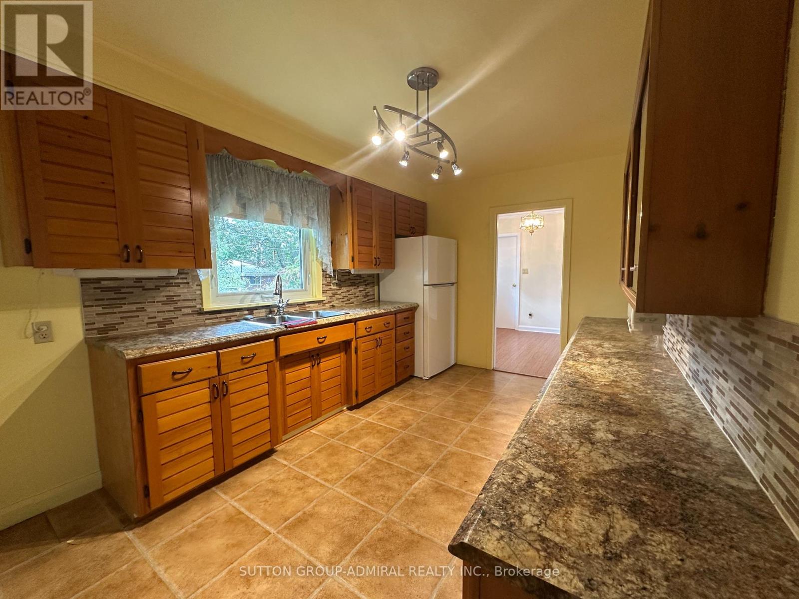 94 Queen Street S, New Tecumseth (Tottenham), Ontario  L0G 1W0 - Photo 8 - N13818834
