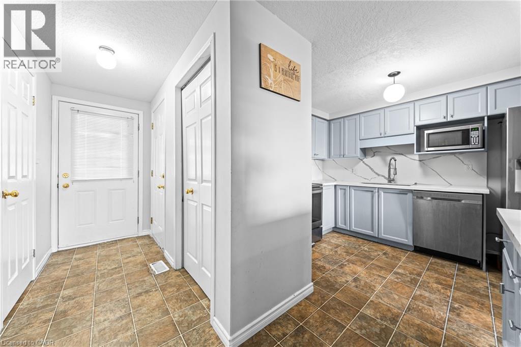 245 Red Clover Court, Kitchener, Ontario  N2E 4J5 - Photo 6 - 40865416