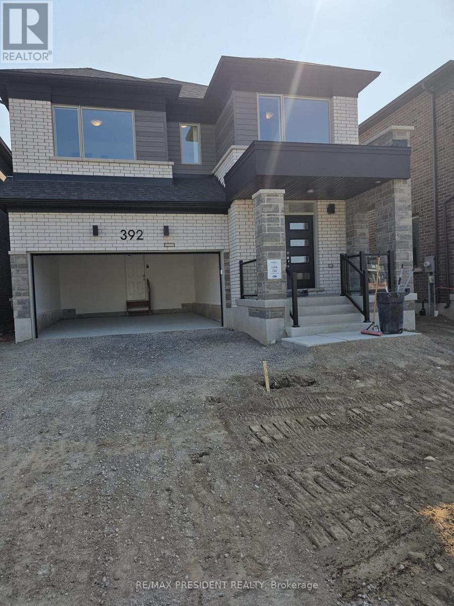392 SANDYMOUNT STREET E, Kitchener, Ontario