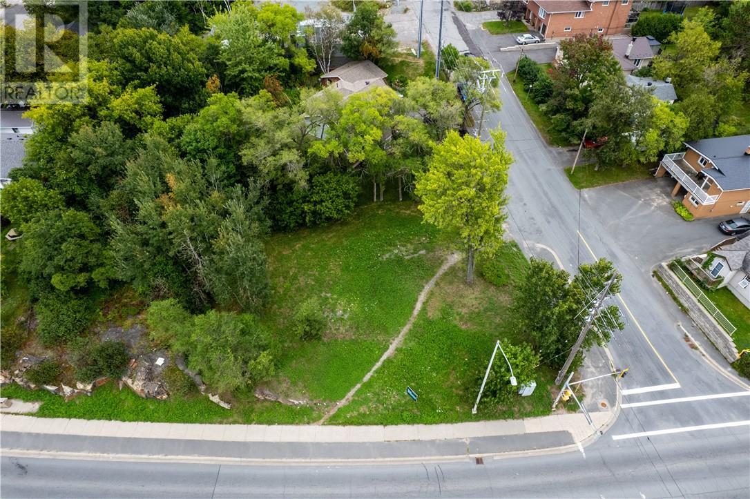 402 Marttila Drive photo 4