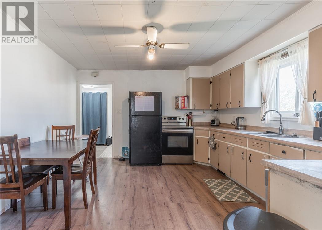 38 Kelly Street, Capreol, Ontario  P0M 1H0 - Photo 6 - 2130543