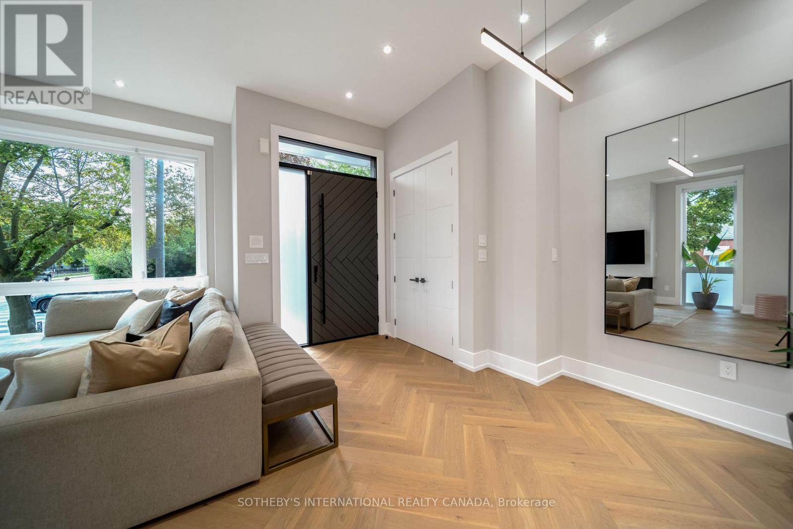 171 Durant Avenue, Toronto, Ontario  M4J 4W5 - Photo 7 - E13818578