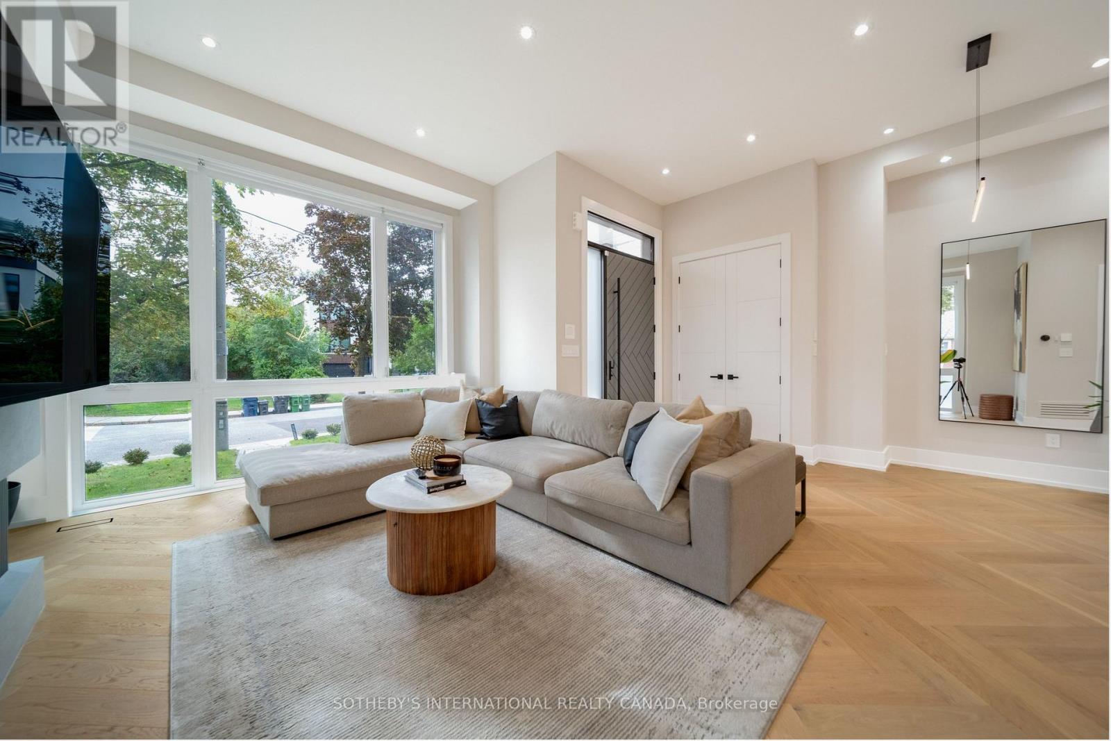 171 Durant Avenue, Toronto, Ontario  M4J 4W5 - Photo 11 - E13818578