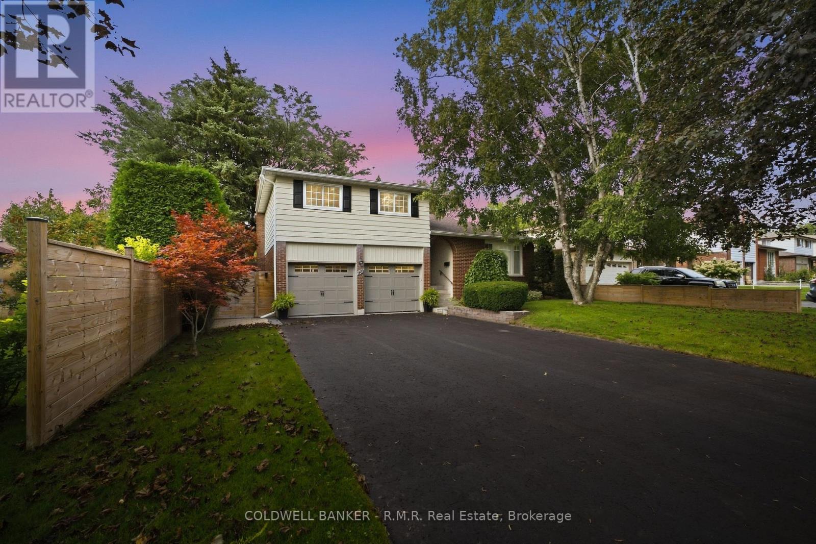 946 BEAUFORT COURT, Oshawa, Ontario