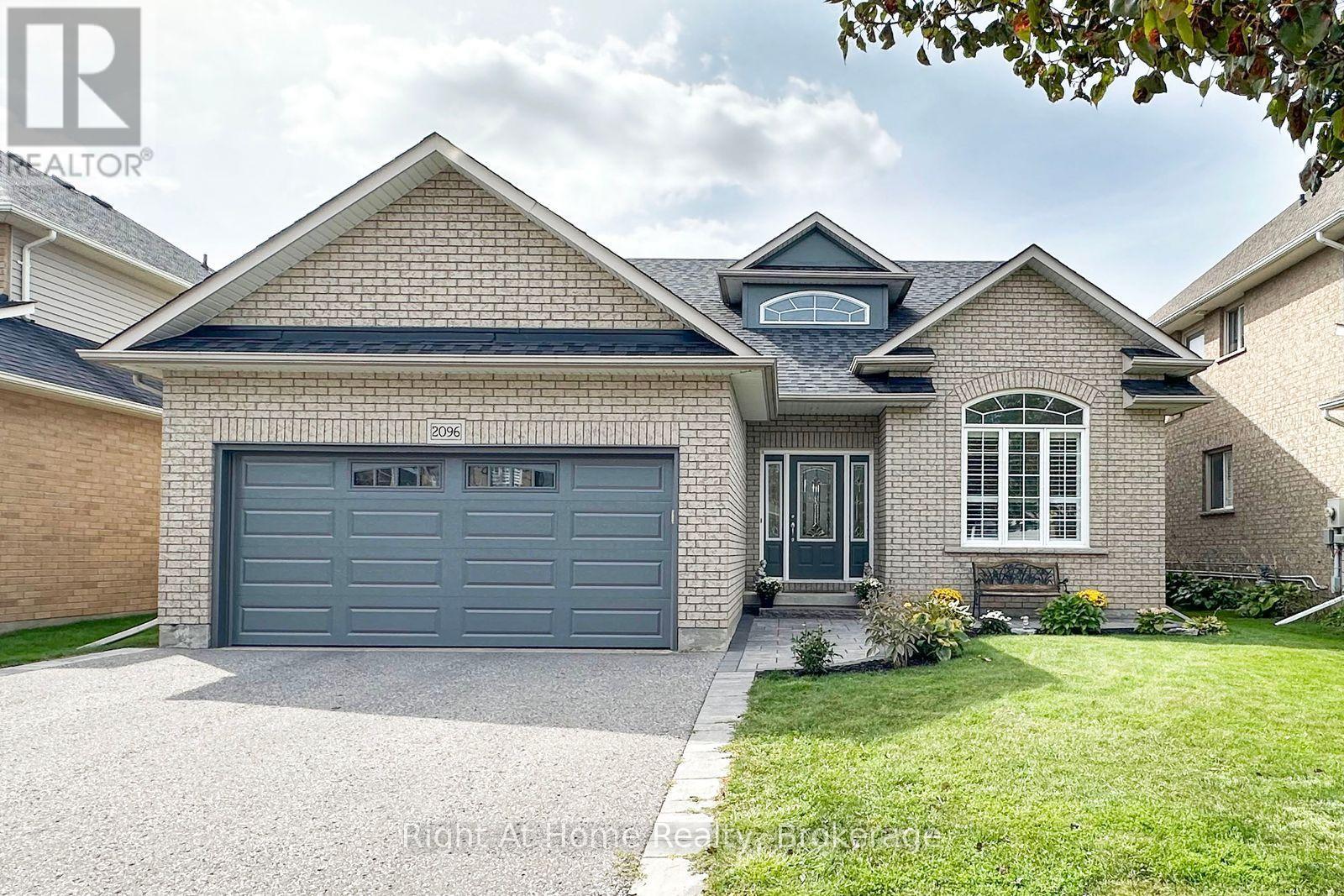 2096 STORNOWAY STREET, Oshawa, Ontario