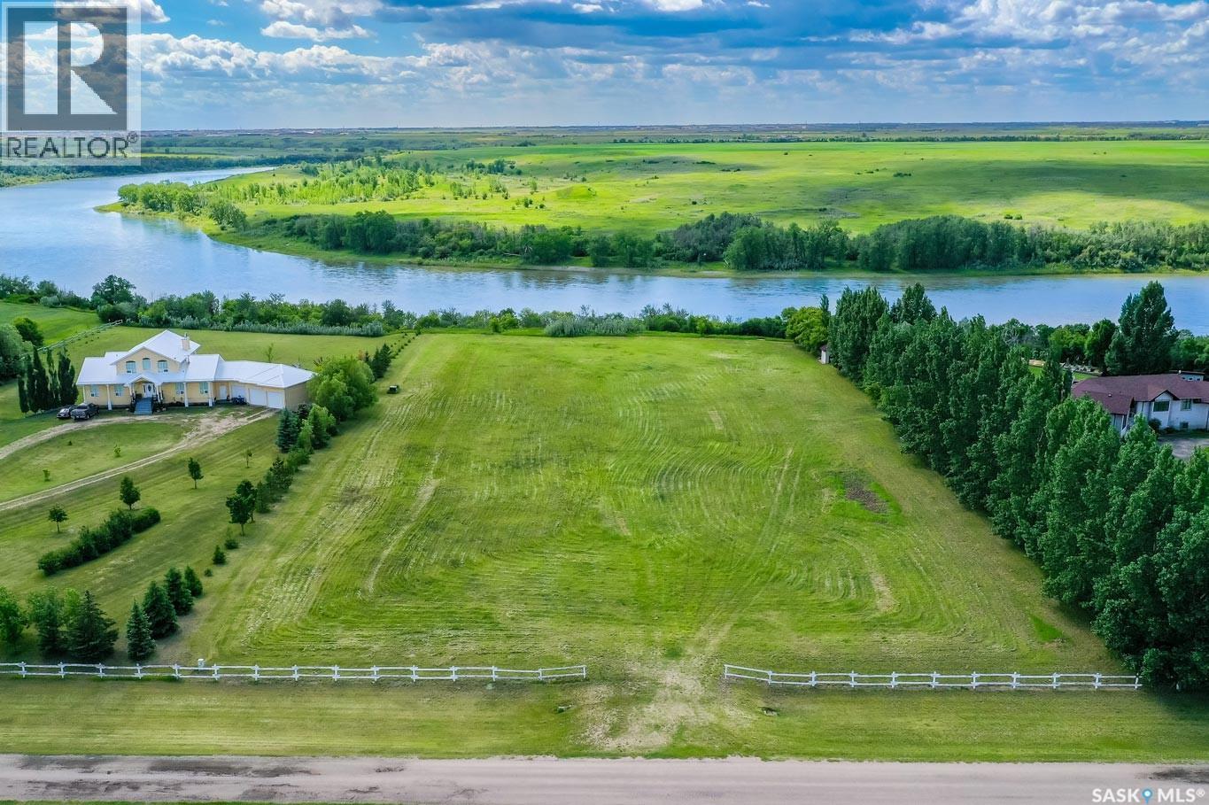 48 Rivers Edge Lane, South Saskatchewan River, Saskatchewan S7K 3J9 - Photo 3 - SK049066