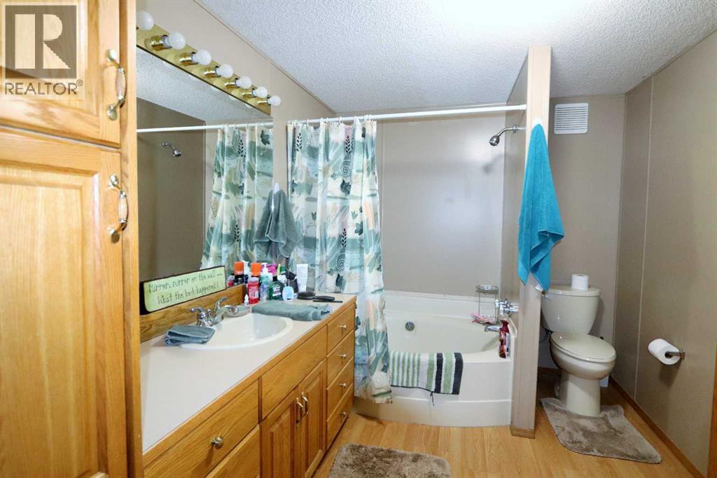430021 Range Road 232, Rural Ponoka County, Alberta T4J 1R1 - Photo 10 - A2346047
