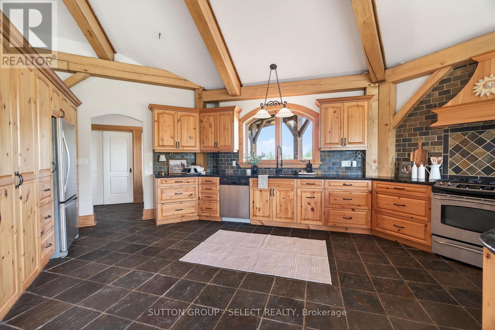 21170 Mayfair Road, Southwest Middlesex, Ontario N0L 1T0 - Photo 5 - X13819090