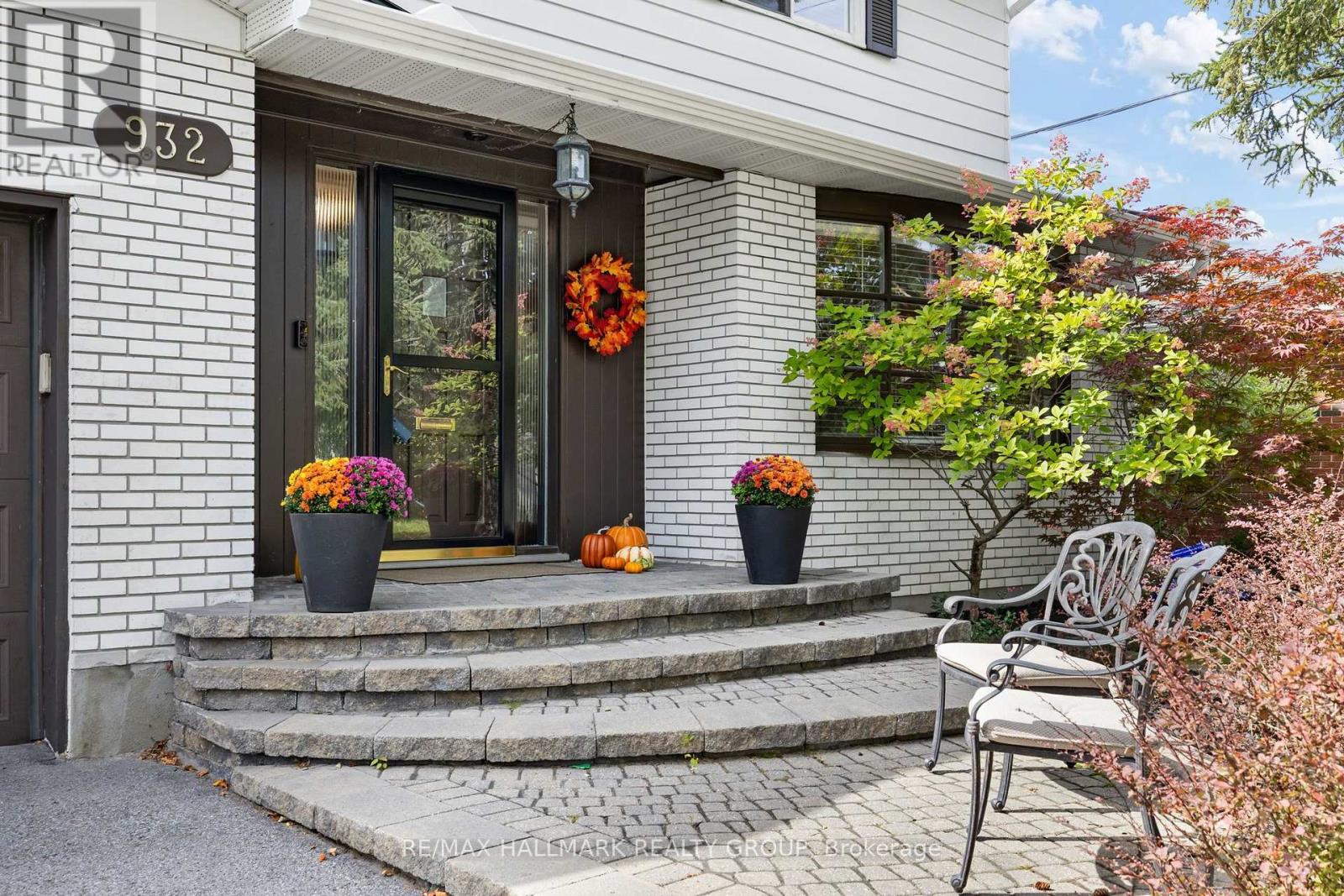 932 Dresden Crescent, Ottawa, Ontario  K2B 5J1 - Photo 3 - X13819176