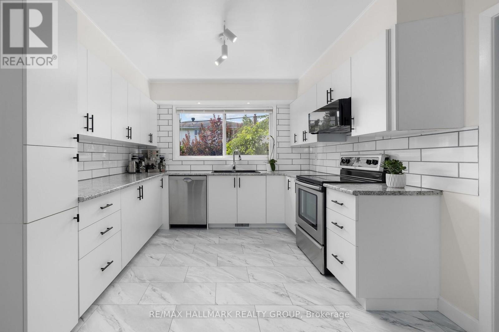 932 Dresden Crescent, Ottawa, Ontario  K2B 5J1 - Photo 8 - X13819176