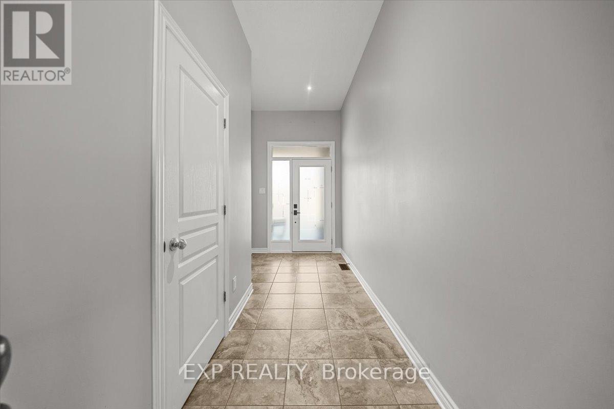 255 Shinleaf Crescent, Ottawa, Ontario  K1W 0J2 - Photo 3 - X13819198