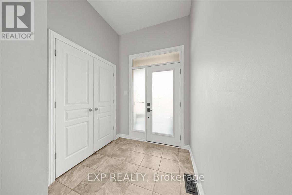 255 Shinleaf Crescent, Ottawa, Ontario  K1W 0J2 - Photo 4 - X13819198