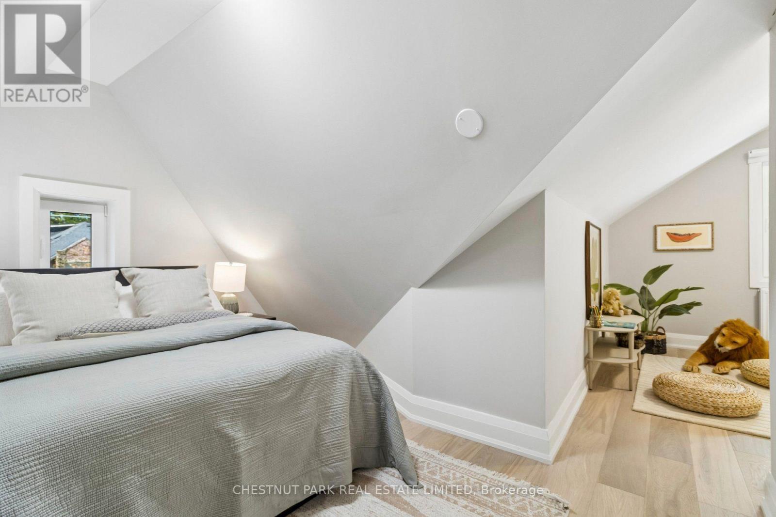 335 St Clair Avenue E, Toronto, Ontario  M4T 1P3 - Photo 23 - C13818940
