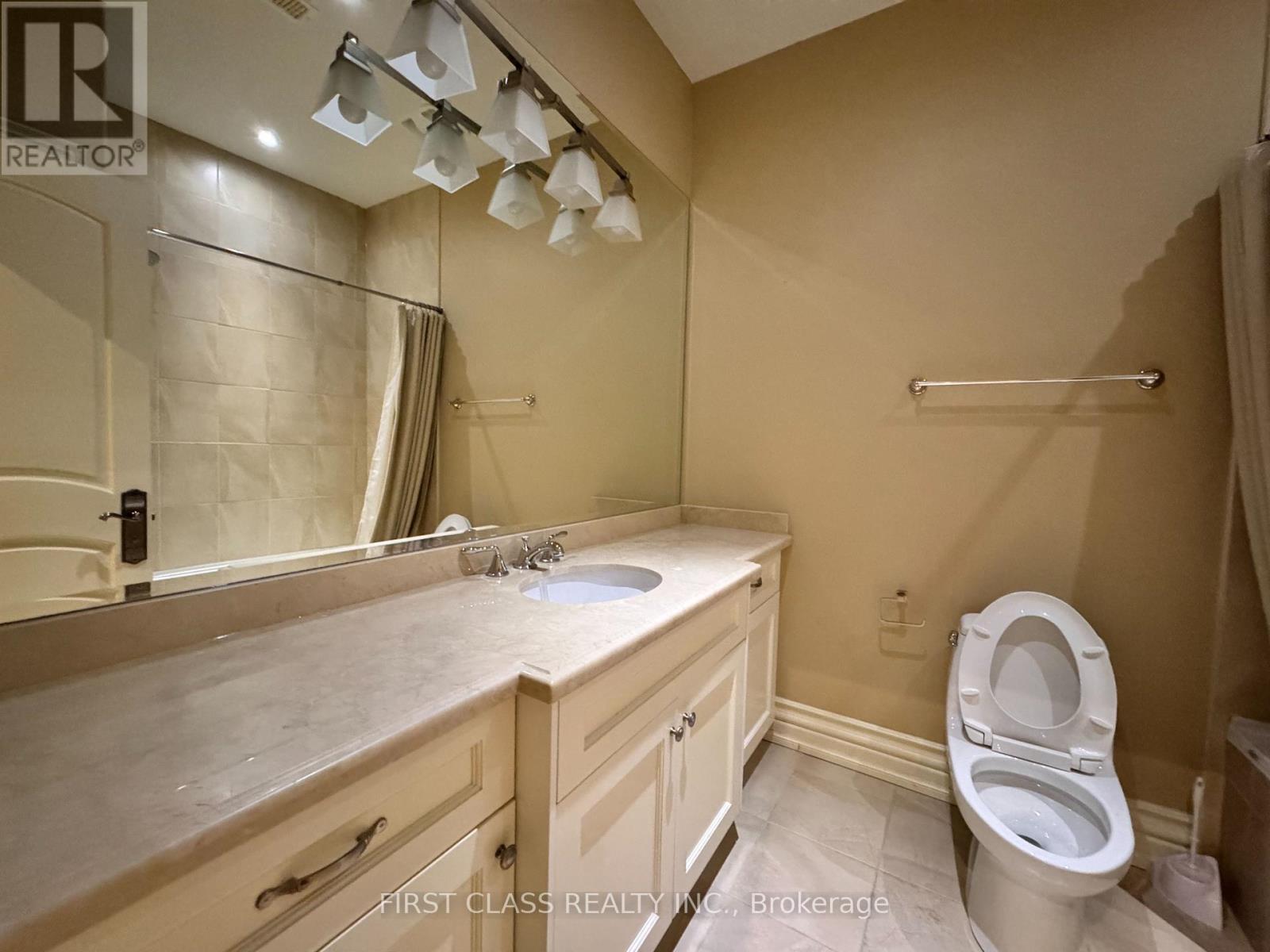 25 Dempsey Crescent, Toronto (St. Andrew-Windfields), Ontario  M2L 1Y4 - Photo 7 - C13818992
