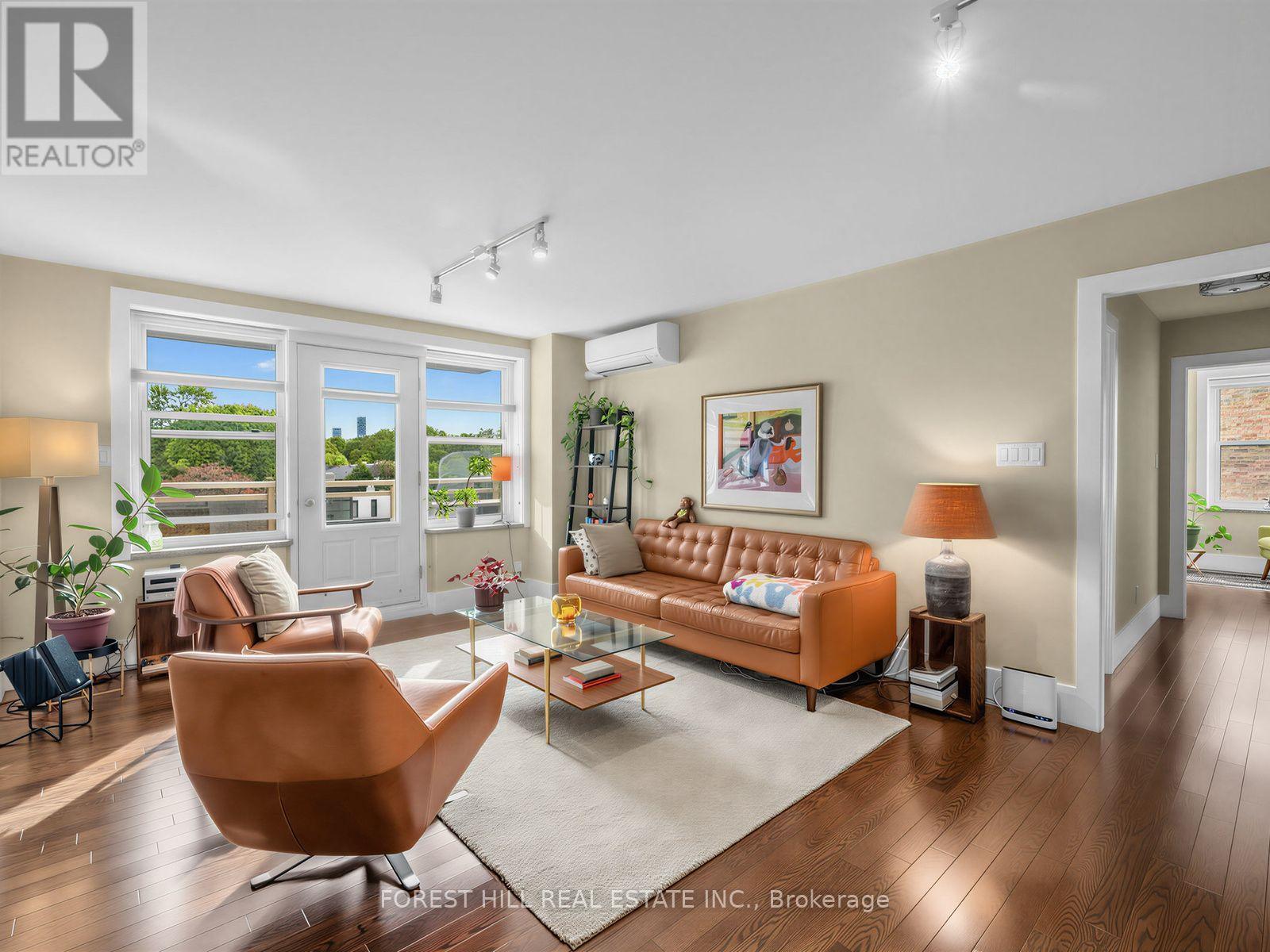 401 - 2603 Bathurst Street, Toronto (Forest Hill North), Ontario  M6B 2Z6 - Photo 1 - C13819086