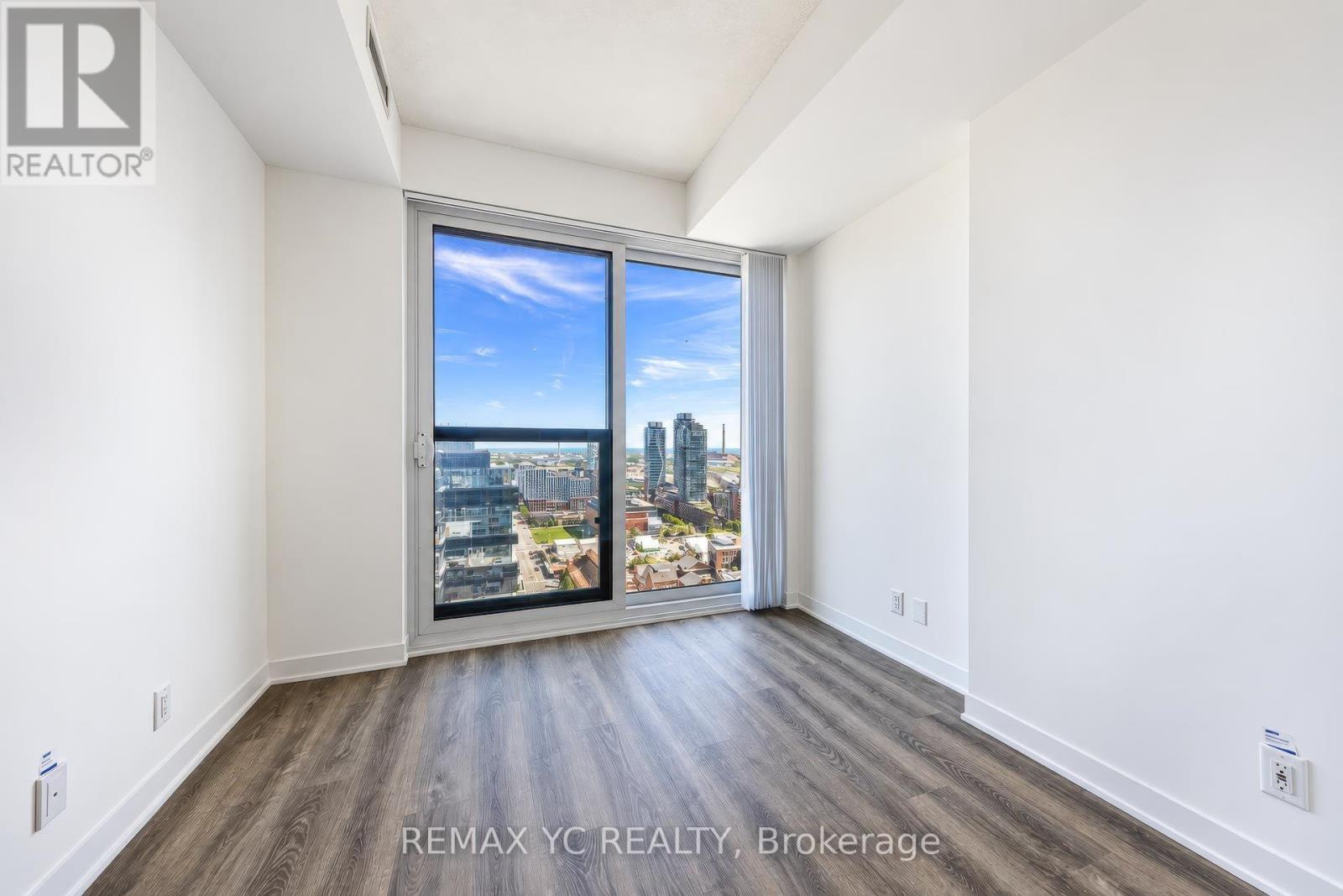 3005 - 180 Front Street E, Toronto (Moss Park), Ontario  M5A 0K9 - Photo 11 - C13819120