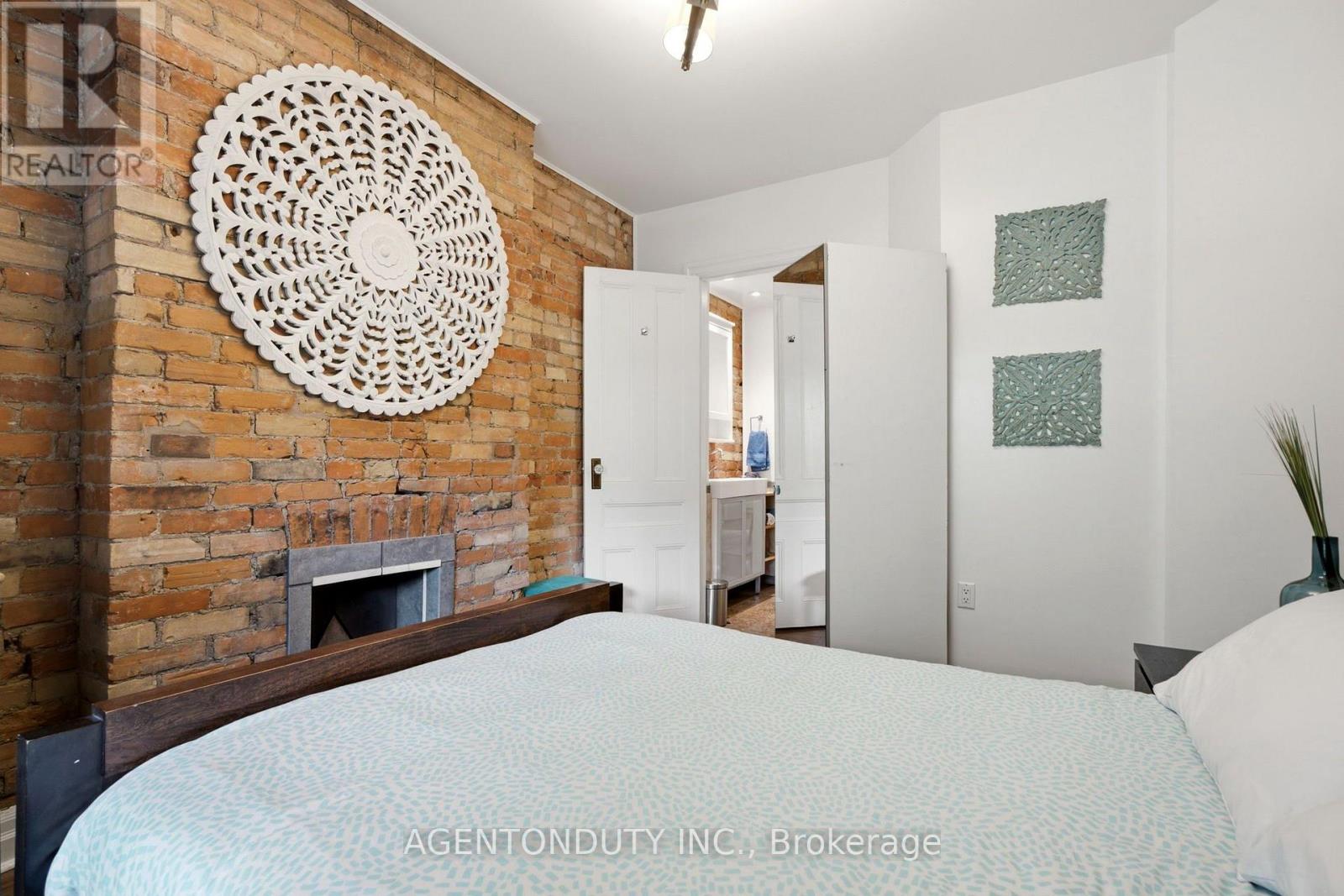 200 St Helen's Avenue, Toronto, Ontario  M6H 4A1 - Photo 11 - C13819160